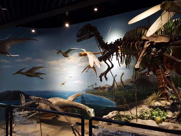 무주 곤충박물관 내부에는 선사시대뿐만 아니라 고생대 환경에 대한 이해를 돕는 공간도 마련되어 있다.