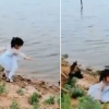‘위험해!’ 물가로 다가선 아이 끌어내는 반려견 (영상)