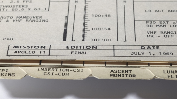 경매에 나오는 아폴로 11호 비행 매뉴얼(사진=크리스티)