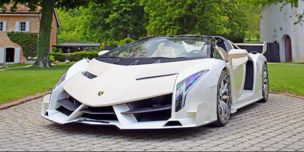 람보르기니 베네노 로드스터(사진=본햄스 경매소 제공)