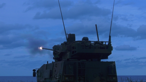 30㎜ 차륜형대공포는 기존 20㎜ 발칸포 대비 주야간 전천후 임무수행이 가능하며 명중률도 대폭 향상되었다 (사진=방위사업청) 