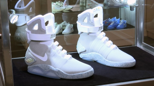 나이키가 만든 ‘자동 끈 운동화’(사진=AP 연합뉴스)