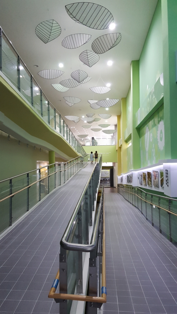 전시관은 총 2층 규모로 되어 있으며 관람객들의 동선을 고려하여 전시물들을 배치하였다