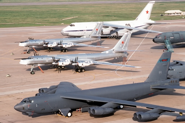 Tu-95 전략폭격기는 미 공군이 운용중인 B-52와 함께 역사와 전통을 자랑하는 항공기로 널리 알려져 있다 (사진=미 공군) Tu-95 전략폭격기는 미 공군이 운용중인 B-52와 함께 역사와 전통을 자랑하는 항공기로 널리 알려져 있다 (사진=미 공군)
