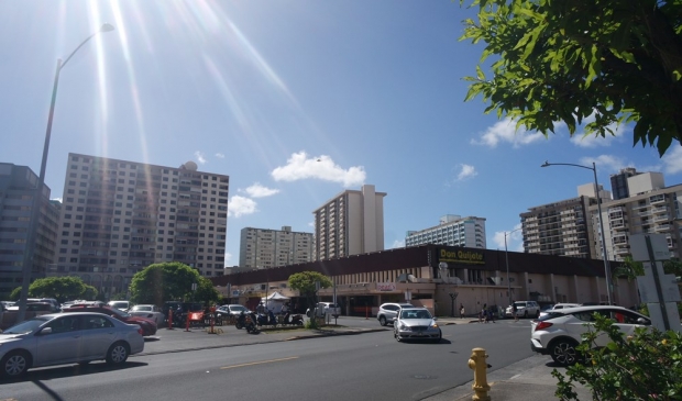 호놀룰루 시 중심에서 운영 중인 일본계 대형 유통 업체 ‘돈키호테. 해당 대형 마트는 한국 교민들이 주로 거주하는 키아모쿠스트릿(keeamoku st.) 인근에 소재해 있다는 점에서 지금껏 한인들이 주로 찾는 대표적인 유통 업체로 알려져 있었다.