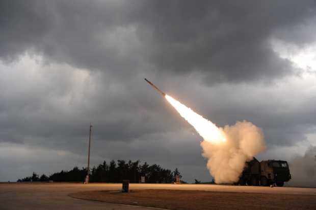 우리나라도 차기 다연장 로켓포인 ‘천무’에서 230㎜급 유도탄을 개발해 운용하고 있다 (사진=방위사업청)