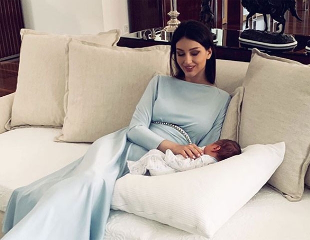 보예보디나는 지난 5월 무하맛5세와의 사이에서 아들을 출산했다./사진=리하나 옥사나 보예보디나 인스타그램