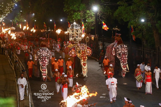 사진=2019 캔디 페라헤라 축제/불치사