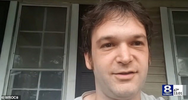 닐 스트래스너는 이번 사건과 관련해 현지방송과의 인터뷰에서 자신이 겪었던 일에 대해 자세히 설명했다.(사진=WROC)