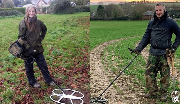 지난 1월 아담 스테이플스(42) 리사 그레이스(42)가 발견한 앵글로색슨 시대의 마지막 은화들의 가치는 75억원에 달하는 것으로 평가됐다./사진=트레져 헌터