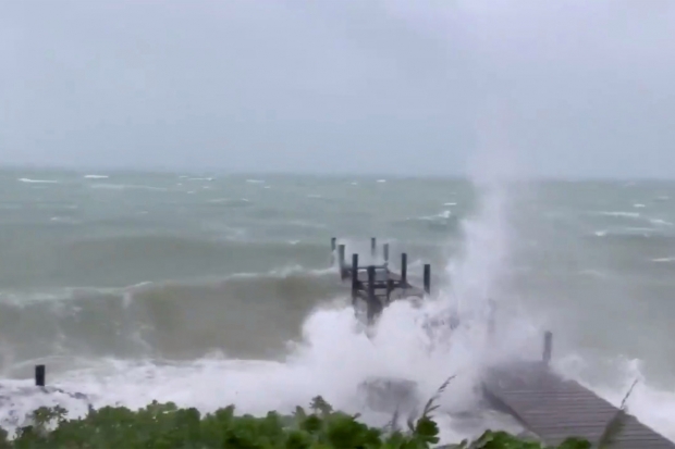 우주에서 바라본 허리케인 도리안과 도리안이 강타한 바하마 지역
