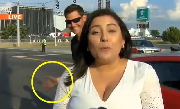 그 사이 리베스트의 충격은 분노로 바뀌었다. 자신도 모르는 사이 남자가 뒤에서 엉덩이를 때리는 시늉까지 한 사실을 알게 된 것./사진=사라 리베스트 트위터