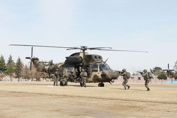 한국형 기동헬기인 수리온은 UH-60 헬기 대비 방탄성능, 항법능력, 각종 생존장비, 자동조종비행장치를 장착해 작전능력과 생존성은 훨씬 뛰어나다./사진=육군