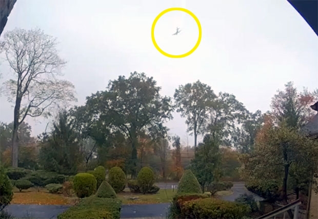 추락하는 경비행기