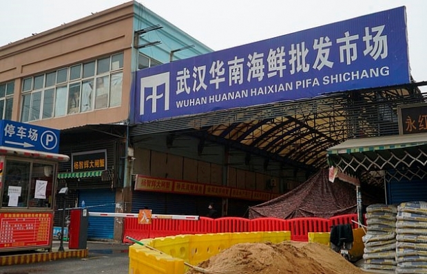우한 폐렴이 최초로 발생한 수산물 시장 전경(사진=AP 연합뉴스)