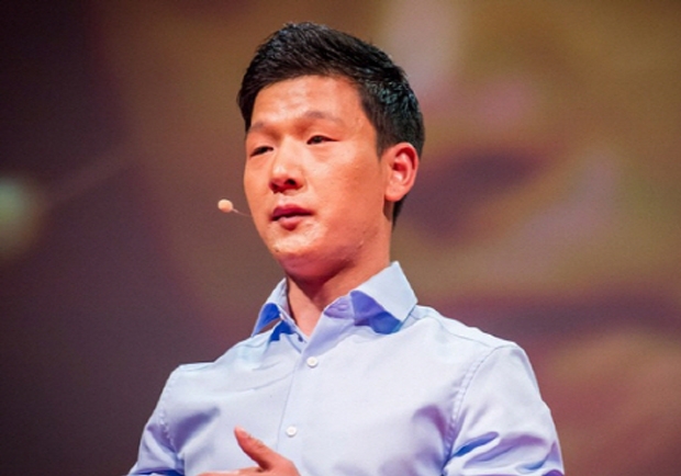 2013년 ‘테드’(TED) 연단에 선 조셉 김.