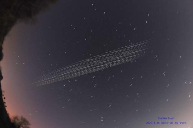 우리나라 포천 하늘에서 지난달 26일 촬영된 스타링크. 중간에 끊어진 가로줄 하나가 하나의 위성으로 가로줄이 모두 37개인 것을 확인할 수 있다. 사진=김창섭