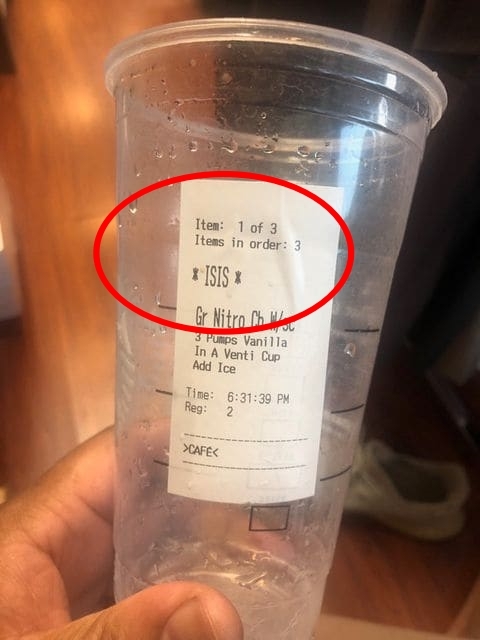 2019년 필라델피아의 한 스타벅스를 방문한 무슬림 남성이 자신의 이름을 ‘ISIS’ 기재한 음료를 받은 뒤 불쾌감을 감추지 못했다.