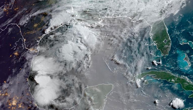 6월 23일(현지시간) 멕시코 상공을 뒤덮은 사하라사막발 먼지구름 위성사진./출처=NOAA
