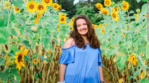 생애 첫 스카이다이빙 체험으로 사망한 18세 여학생 지나 트리플리카타의 생전 모습.(사진=가족 제공)