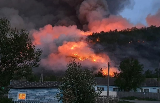 지난달 17일(현지시간) 캄차카 지역에서 난 산불./사진 타스 연합뉴스