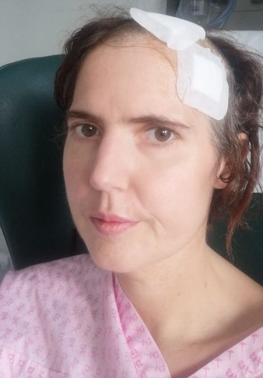 기적적으로 목숨을 건지고 퇴원했지만 꾸준한 관리가 필요한 상황이다.