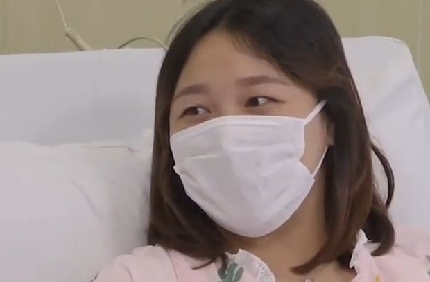 걱정이 많았던 산모는 “문제없이 건강하게 태어나 다행”이라고 가슴을 쓸어내렸다. 그러면서 “아기가 배 속에서 어찌나 개구쟁이였는지 모른다”라고 웃음을 지어 보였다.