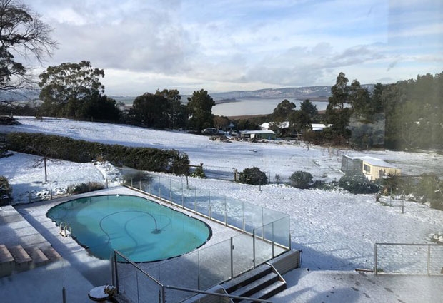 호주 태즈메이니아 론서스턴에 거주 중인 로이터통신 칼럼니스트 클라이드 러셀 트위터.