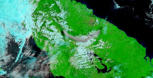 같은 날 테라(Terra) 인공위성에 탑재된 모디스(MODIS) 센서에도 분화가 감지됐다.