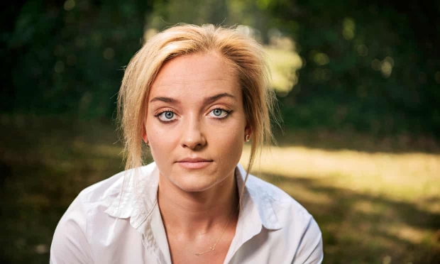 성폭행 피해자 조지나 팰로스(29)는 가디언과의 인터뷰에서 얼굴을 공개했다.(사진=가디언)