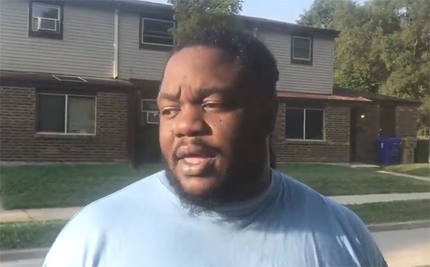 블레이크의 친구는 “그날은 블레이크 아들 생일이었다. 그가 경찰 총에 맞았을 때 아들 셋 모두 차 안에 있었다”고 밝혔다. 3살, 5살, 8살 난 블레이크의 아들 중 한 명은 자신의 생일에 아버지가 경찰 총에 맞는 걸 목격한 셈이다.