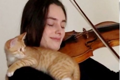 [반려독 반려캣] 바이올린 연주 소리에 푹 빠진 고양이의 사연
