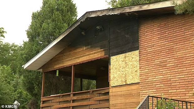 이날 화재 사고는 건물 외벽 일부도 불태웠다.(사진=KMGH)