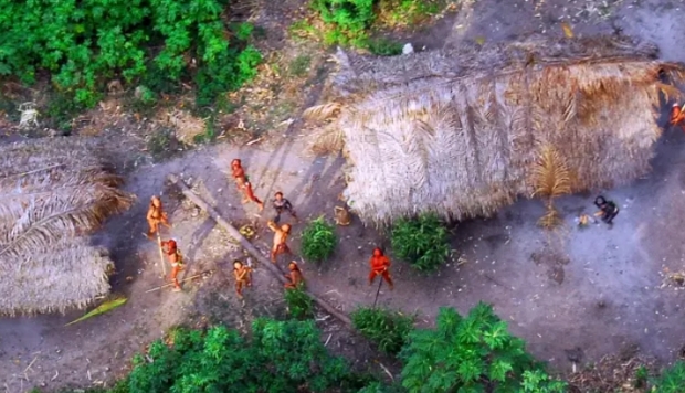 카메라에 포착된 아마존 원주민 부족 자료사진