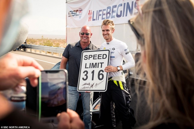 SSC 투아타라는 시속 316.11마일(약 508.73㎞)의 평균 속도를 기록해 세계에서 가장 빠른 양산차에 등극했다.