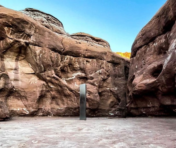 사진=금속기둥 첫 번째 관광객 데이비드 서버 인스타그램