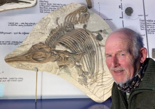 어룡 화석을 발견한 스티브 에치스