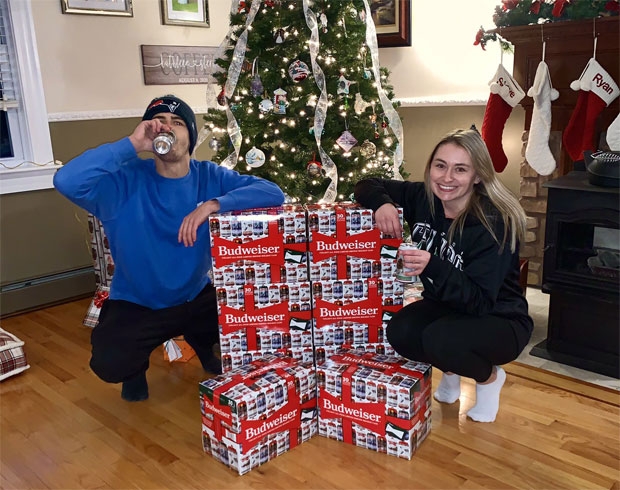 한 맥주회사는 굿맨에게 맥주 8상자를 보내오기도 했다. 해당 맥주는 살아생전 굿맨의 아버지가 즐겨 마시던 맥주였다.