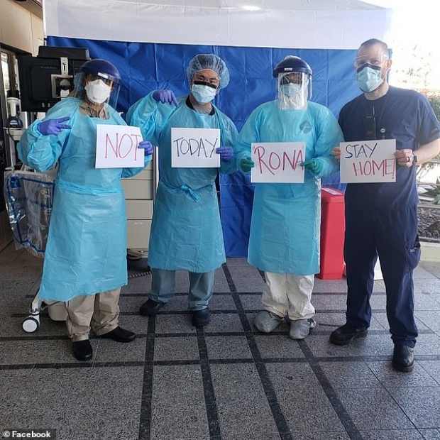 매슈 W. 간호사(왼쪽에서 두 번째)/사진=페이스북