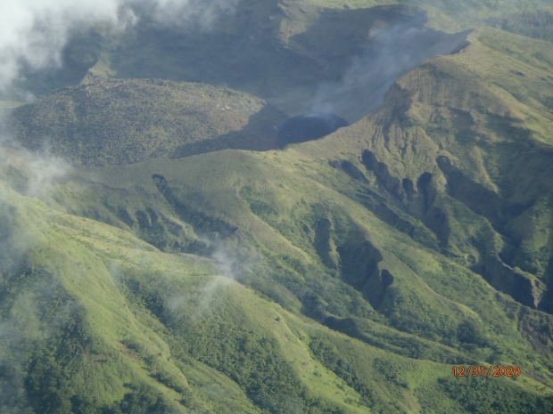 카리브해에 있는 영국 연방국가인 세인트빈센트 그레나딘 제도의 활화산이 분화 움직임을 보이고 있다(출처=세인트빈센트 그레나딘 국가 위기 관리처) 　