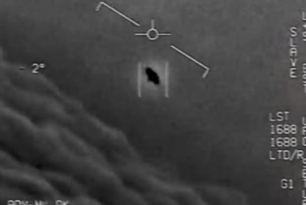 지난해 4월 미국 국방부는 미 해군이 포착한 미확인 비행물체 관련 영상 3편을 공개하고 “UFO가 맞다”고 공식 인정한 바 있다.