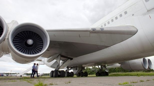 카베카와 일행이 밀입국을 시도했던 대형 비행기