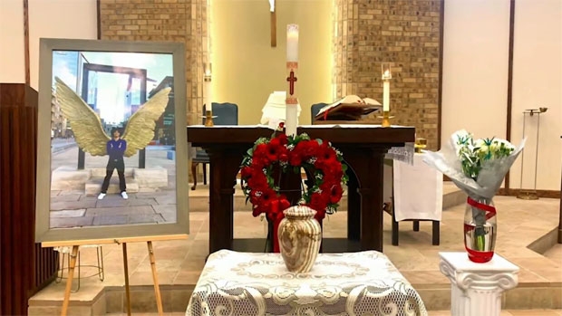 유가족은 “10월 첫째주 양성 판정을 받고 한 달 만에 완치됐으나, 일주일 만에 증상이 재발했다. 11월 18일 재검사를 받았는데, 다음 날 숨진 채 발견됐다. 취침 도중 숨을 거둔 것으로 알고 있다”고 밝혔다.