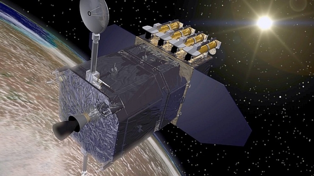 태양 전지판이 장착된 NASA의 태양활동관측위성(SDO). 2010년 2월 지구 정지궤도로 발사되었다 태양 전지판이 장착된 NASA의 태양활동관측위성(SDO). 2010년 2월 지구 정지궤도로 발사되었다