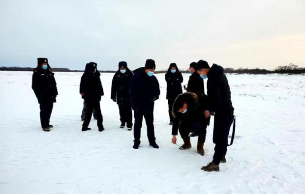 습지관리국은 노루를 쫓아 우수리강을 건너 국경을 넘은 호랑이가 사냥에 실패해 다시 러시아 영토로 돌아간 것으로 추정하고 있다.