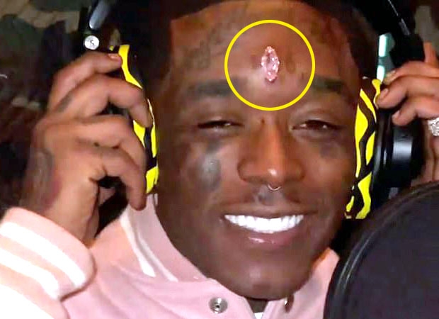 미국 유명 래퍼 릴 우지 버트(26)가 이마에 다이아몬드를 박았다. 데일리메일 3일 보도에 따르면 버트가 이마에 박은 핑크 다이아몬드는 10~11캐럿짜리로, 그 가치는 무려 2400만 달러(약 268억 5600만 원)에 달한다.