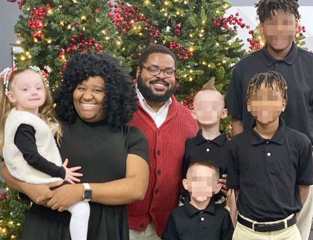 방송 녹화 직전인 2019년 12월 입양 승인을 받은 양부모는 2020년 3월부터 빅토리아 로즈 스미스(3) 등 아이 셋을 데려다 키우기 시작했다. 이미 친자녀가 둘이나 있었지만, 입양 의지는 확고했다. 하지만 빅토리아는 입양 10개월 만에 싸늘한 주검이 되어 돌아왔다. 위탁가정에 머물다 친오빠 2명과 함께 한 집으로 입양됐지만 학대를 비껴가지 못했다.