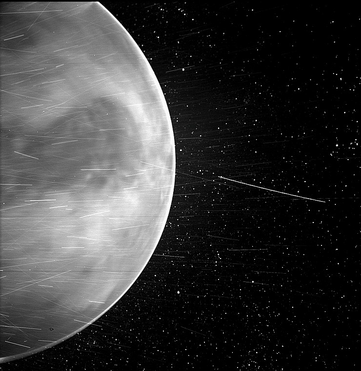 [나우뉴스] [아하! 우주]    파커의 태양 탐사선으로 찍은 ‘놀라운 금성 사진’공개