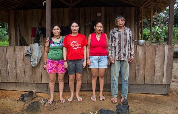 18세기까지만 해도 1만5000명에 달했던 주마족 원주민은 외지인 유입과 함께 급감했다. 외지인의 대학살과 그들이 옮겨 온 전염병이 주마족을 죽음으로 몰아넣었다.