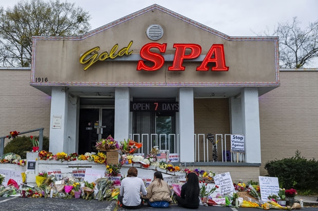 이번 총격 사건의 유일한 한국 국적 희생자인 박씨의 어머니 현정 그랜트는 사건 당일 일터인 골드스파에서 백인 총격범 로버트 에런 롱(21) 난사에 머리를 맞아 숨을 거뒀다./사진=EPA 연합뉴스